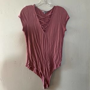 charlotte russe pink v-neck with crosses short sleeve body suit size large
